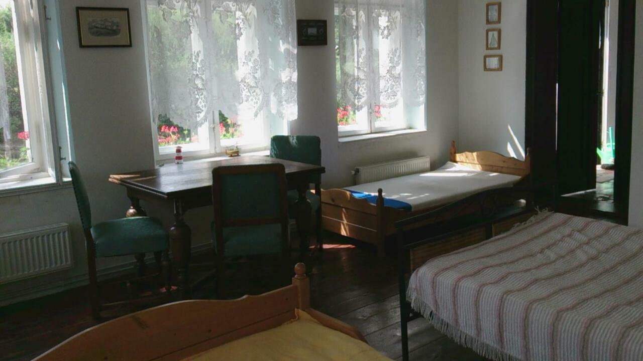 Апартаменты Dom Pod Orlimi Skalami - Blisko Zamku Czocha Лесьна Экстерьер фото